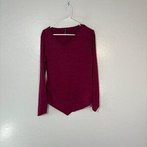 KÜHL Sweater Womens Medium Red Long Sleeve Pullover Asymmetrical Hem V Neck